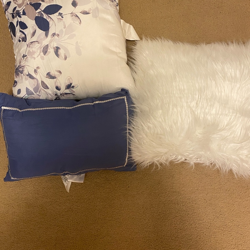 Floral and Faux Fur Pillow Set